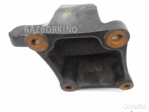 Кронштейн двигателя