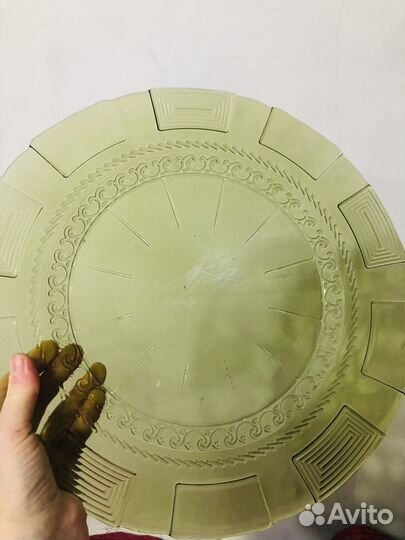 Тарелка зеленое стекло