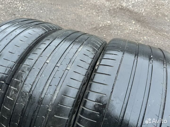 Pirelli P Zero PZ4 245/40 R20 и 275/35 R20 102Y