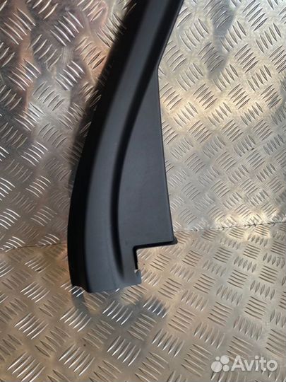 Накладка двери задняя левая Audi Q7 4M cvmd 2016