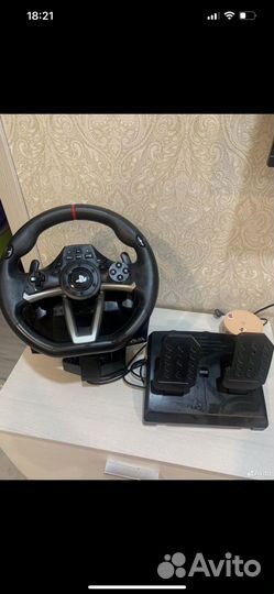 Игровой руль с педалями