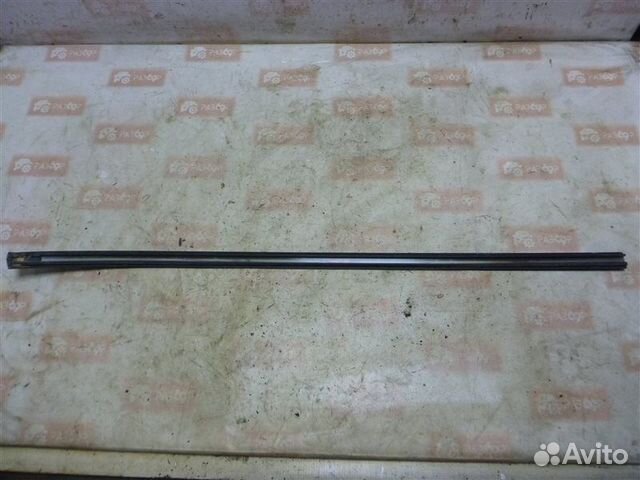 Уплотнитель стекла двери бархотка передний правый