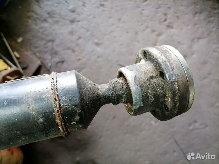 Карданный вал Volvo V70 SW передний шрус мертв