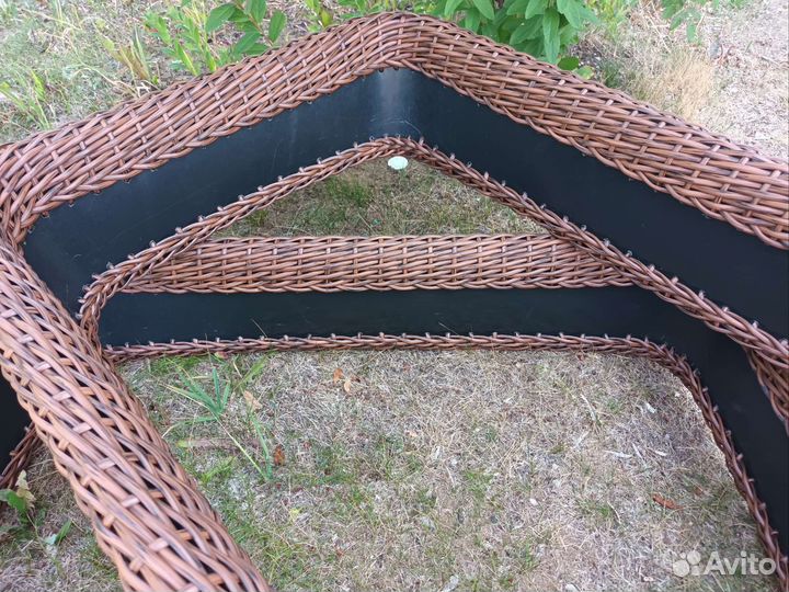 Ограждения для грядок из ротанга