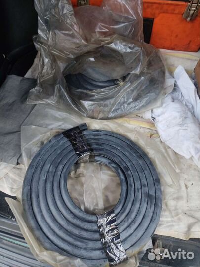 Уплотнитель лобового и заднего стекла заз 965