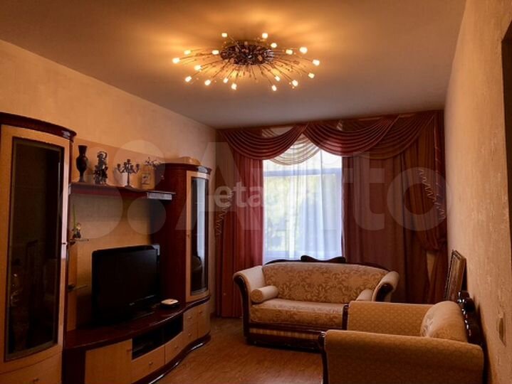 2-к. квартира, 50 м², 3/10 эт.