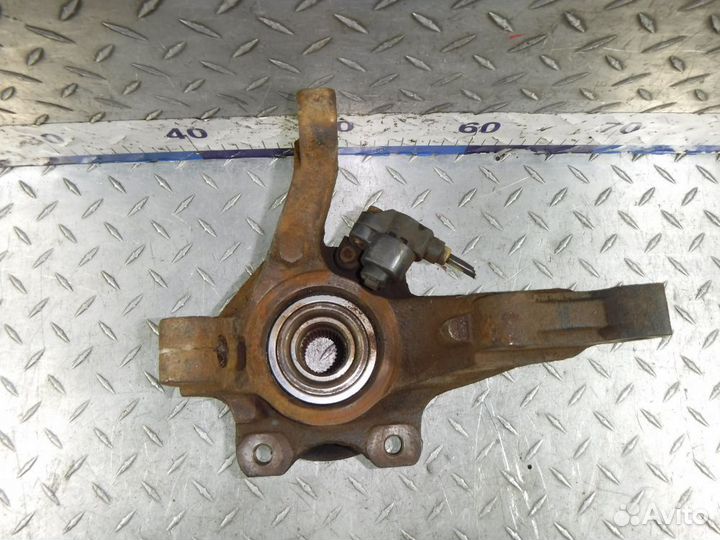 Кулак передний левый Opel Vectra B