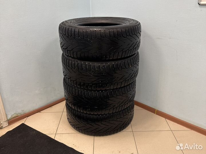 Nokian Tyres Hakkapeliitta R2 SUV 285/60 R18 116R