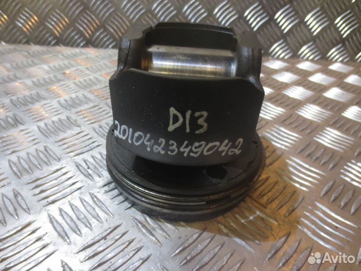 Поршень Volvo 21161901