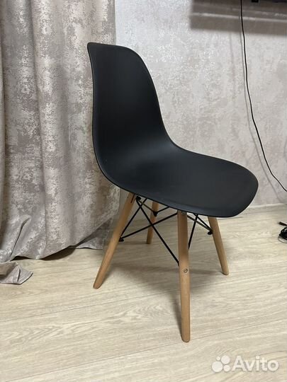 Стул черный eames