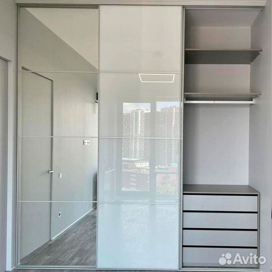 Шкаф купе белый с зеркалом