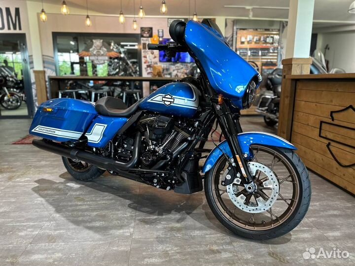 Harley-Davidson Street Glide ST Fast Johnnie