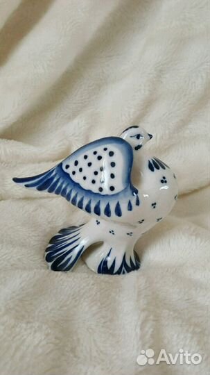 Статуэтка птицы