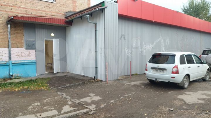 Торговая площадь, 64 м²