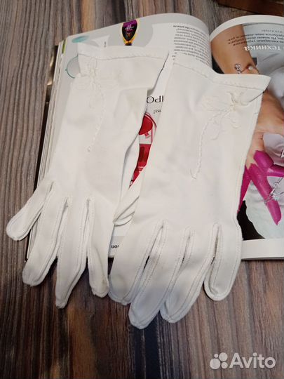 Перчатки белые женские