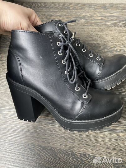 Ботинки женские 39 размер