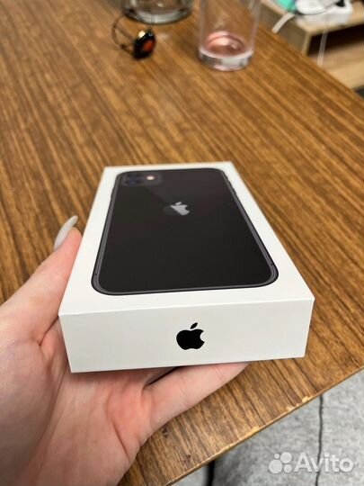 iPhone 11, 64 ГБ