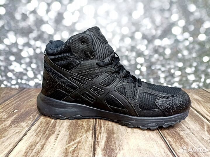 Зимние кроссовки Asics