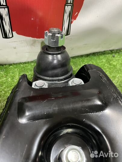 Рычаг нижний правый Mitsubishi Pajero Sport, L200