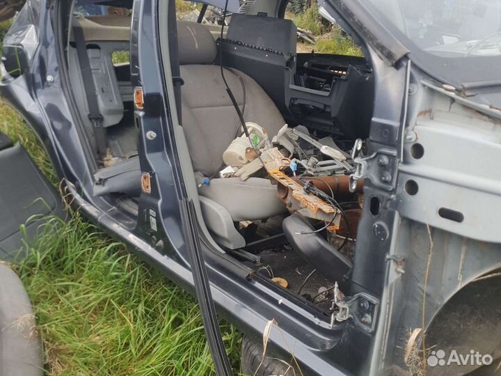 Renault Logan 1 порог / четверть