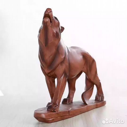 Статуэтка волк