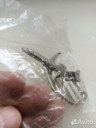 Брелоки Бомбардье самолёты CRJ, C Series и Q400