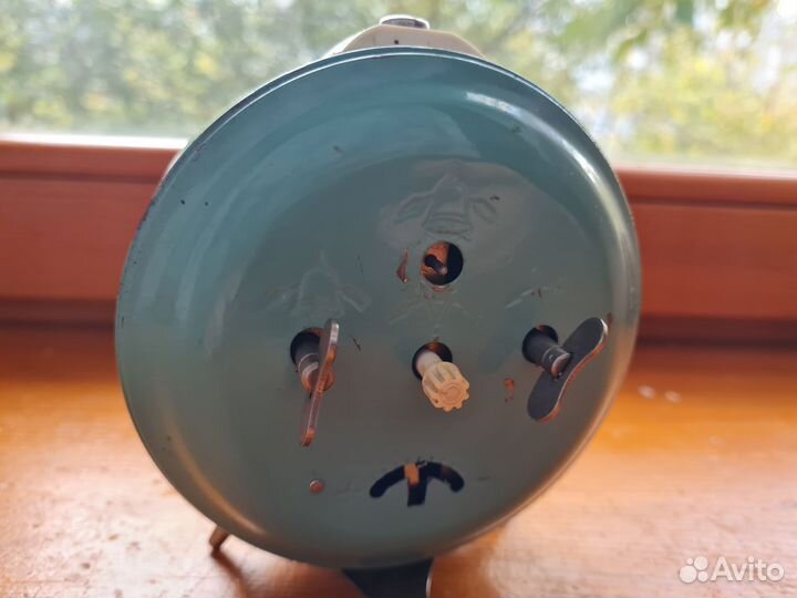 Часы будильник