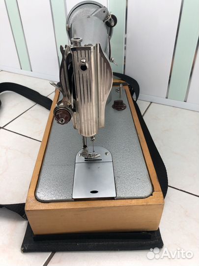 Швейная машинка