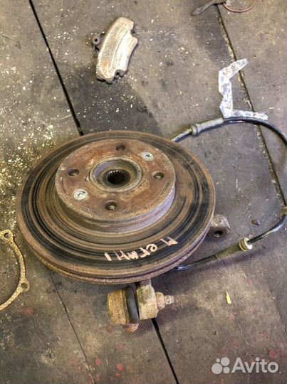 Левый поворотный кулак Renault Megane 1