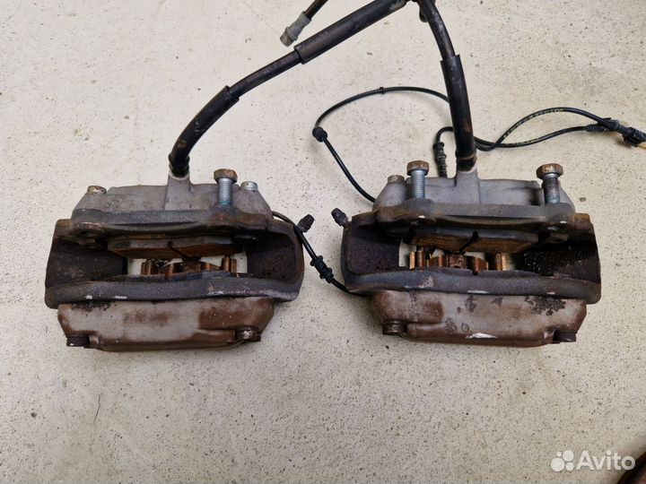 Комплект передних тормозов для Mercedes W211 W219