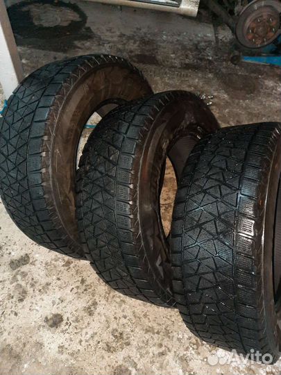 Bridgestone Blizzak Ice 265/65 R17