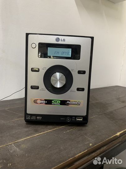 Музыкальный центр LG ha14 + колонки в подарок