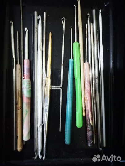 Вязальные крючки и спицы