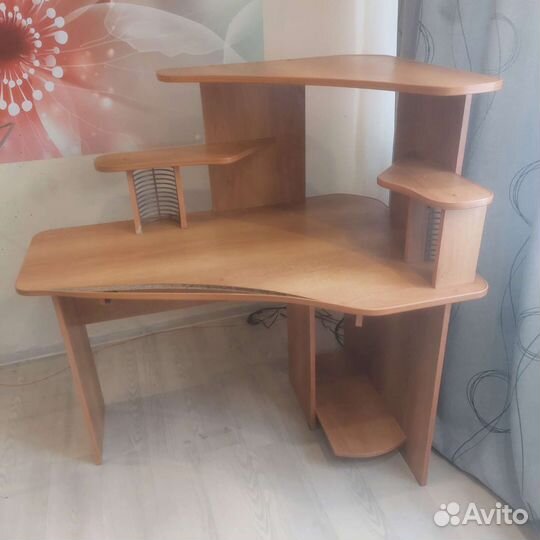 Компьютерный стол угловой бу бесплатно