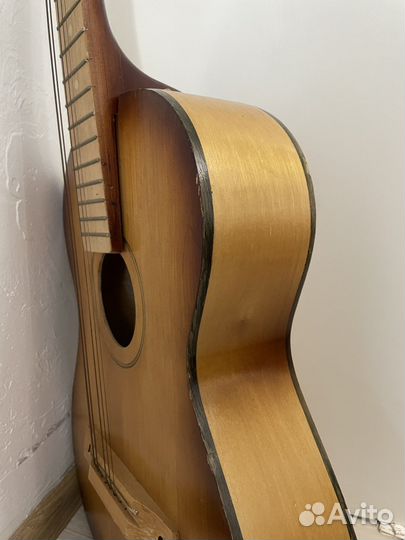 Акустическая гитара