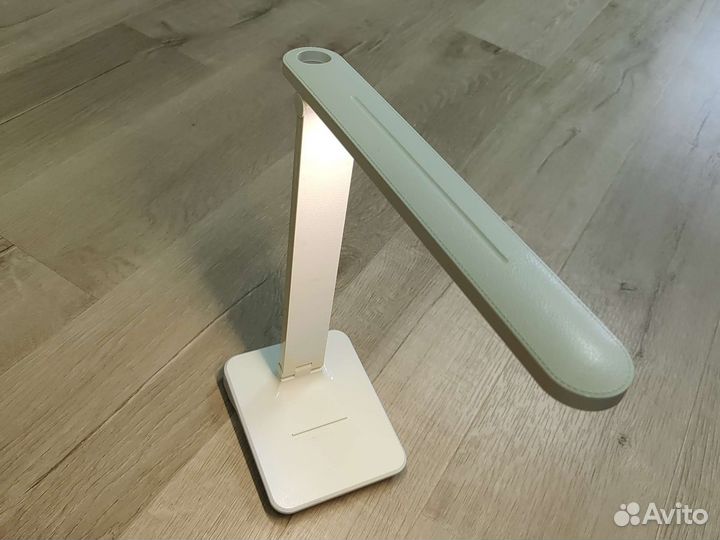 Светодиодный светильник настольный