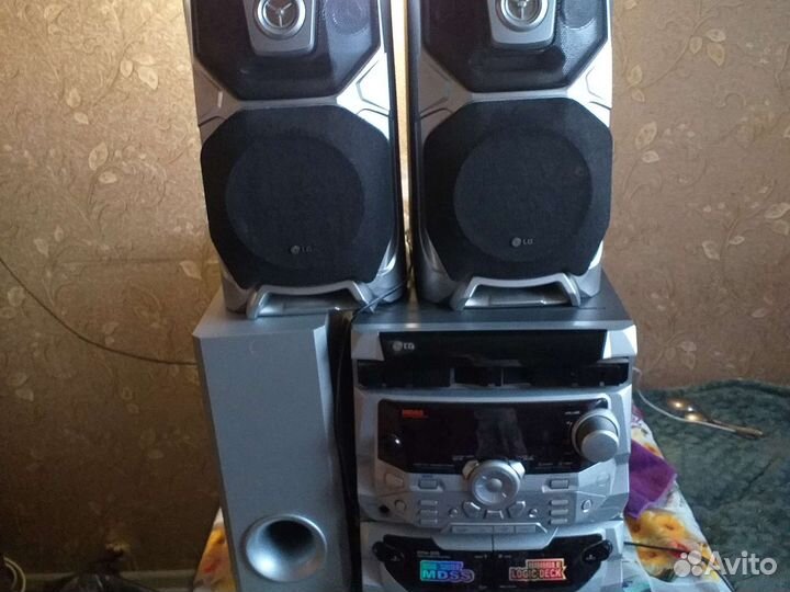 Музыкальный центр