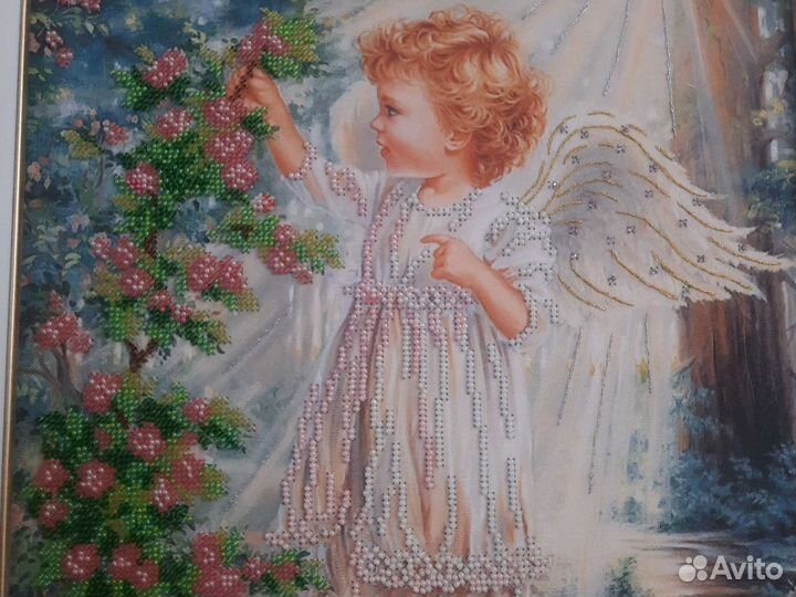 Картина, ввшитая крестиком Ангел