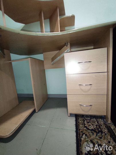 Компьютерный стол угловой с тумбой и полкой