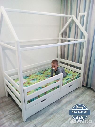 Детская кровать домик
