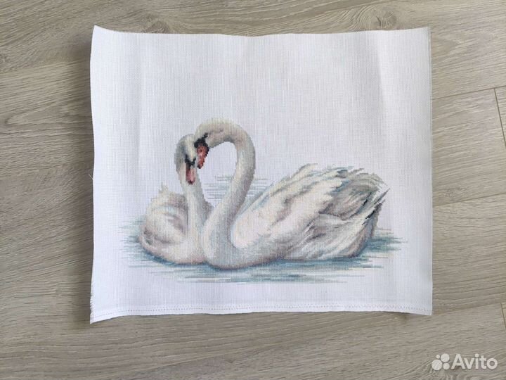 Лебедь картина крестиком