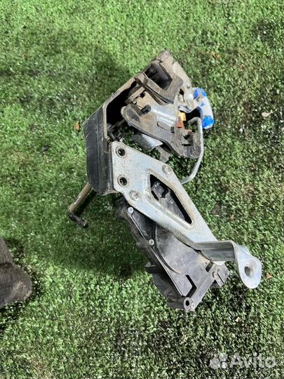 Замок двери задней левой Hyundai Accent 2 (LC, Tag