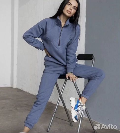 Спортивный костюм женский