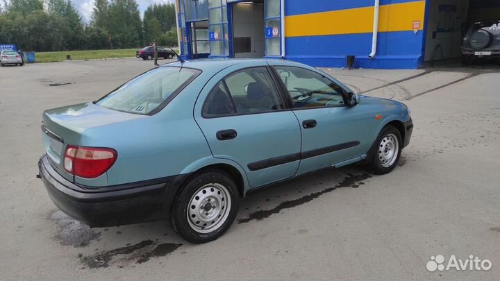 Nissan Almera 1.5 МТ, 2001, 300 000 км