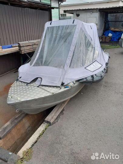 Моторная лодка