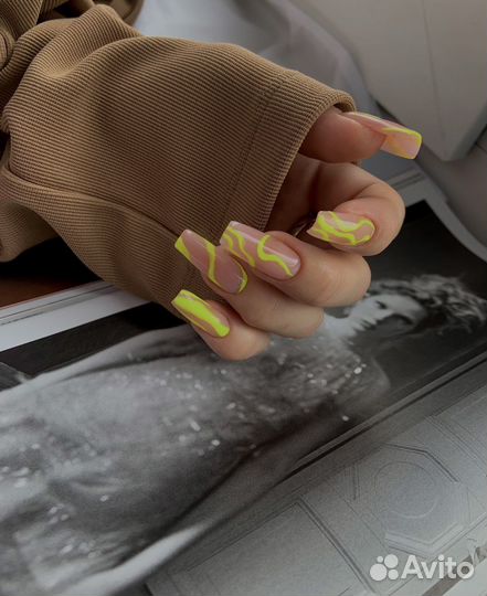 Маникюр педикюр