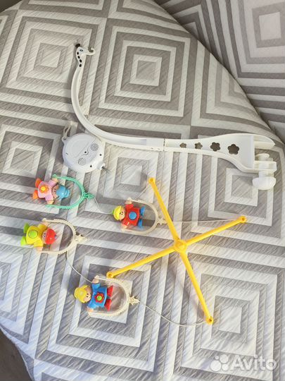 Мобиль на кроватку с музыкальным блоком