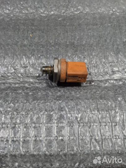 Регулятор давления топлива Audi AZV