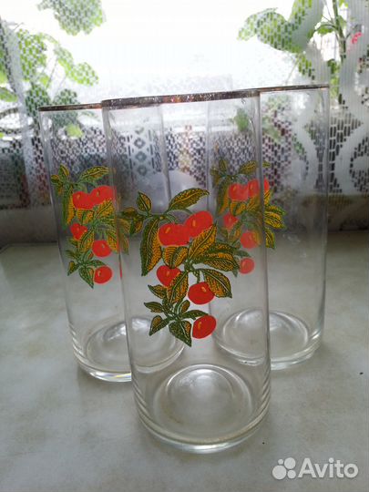 Продам стеклянн стаканы с рисунком вишни для воды