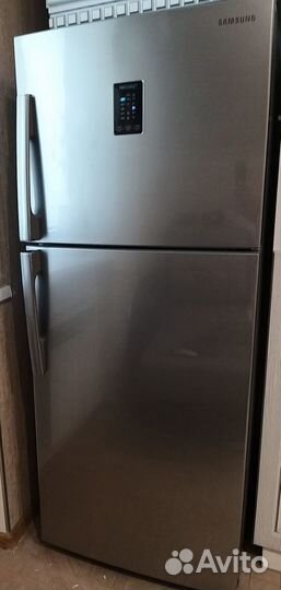 Холодильник Samsung